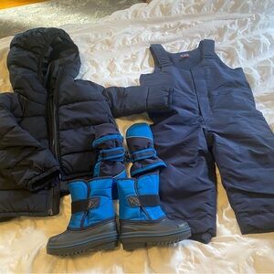 The Children's Place Navy and Blue Winter snow set with boots and Mittens